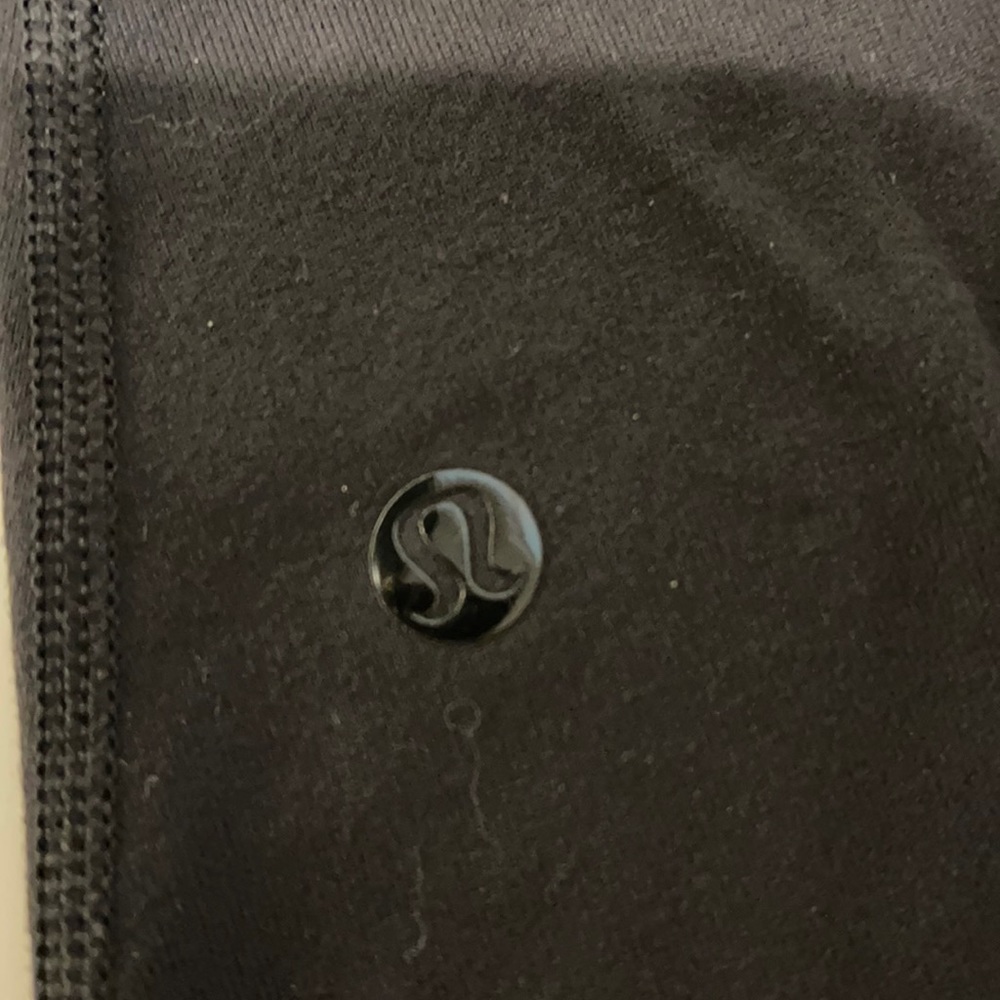 Size 6 lululemon black tank top